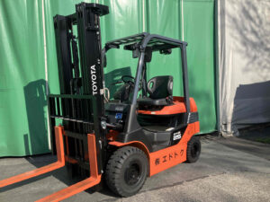 バッテリーフォークリフト